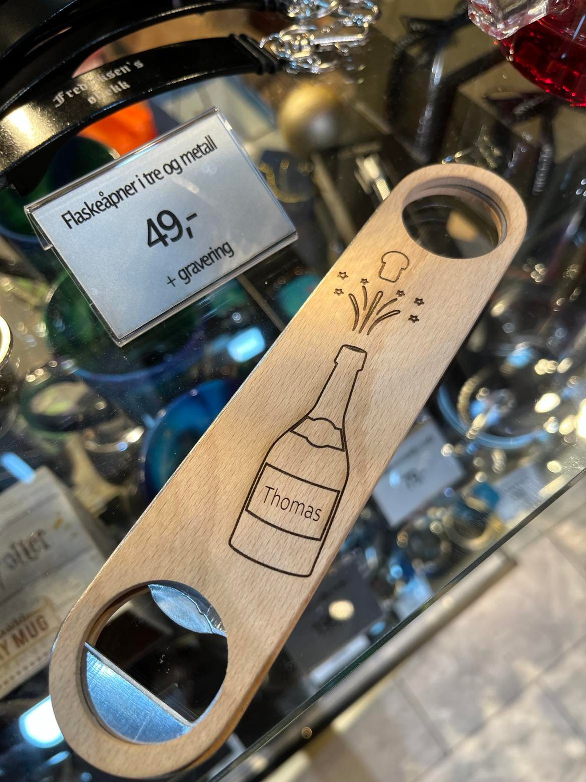 Flaskeåpner i tre og metall
